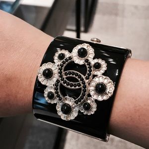 Meet your Posher, ParisLuxuries.com